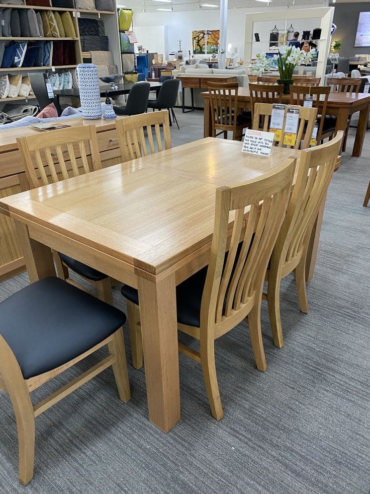 Extendable Shaker-Style Dining Set